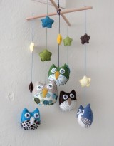 BRON: etsy.com/personalized-children-owl-mobile-made-to